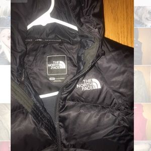 The North Face hooded vest- 550